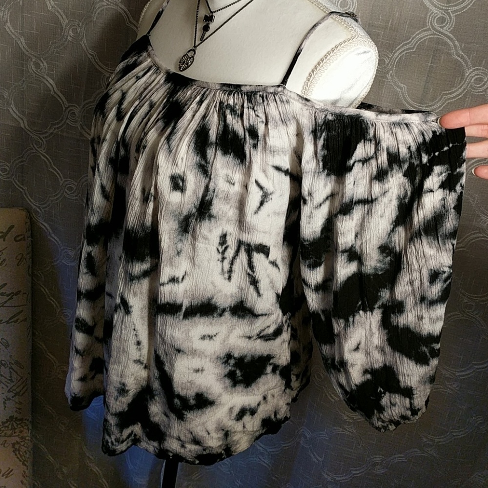 Black and White Long Sleeve Tank- S